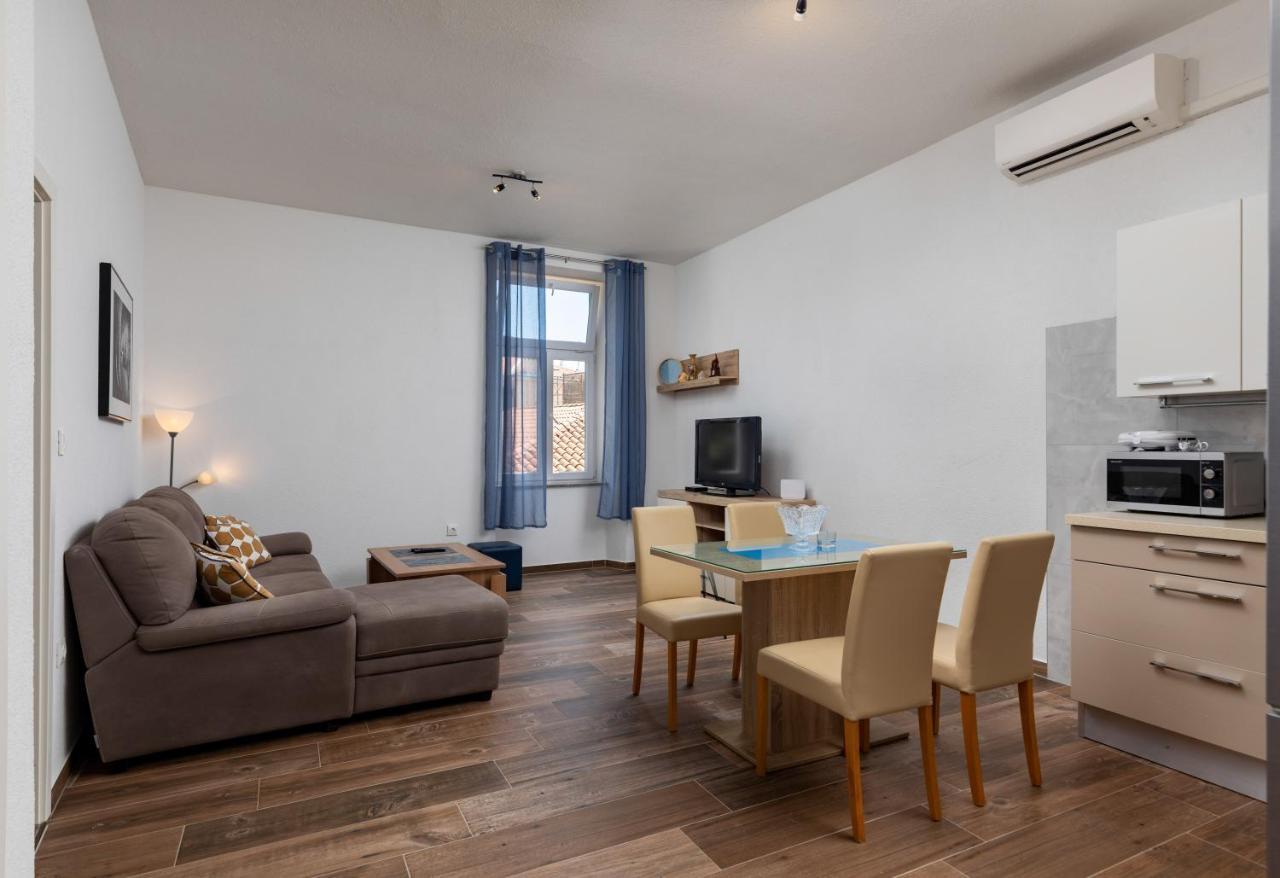 Top Central Apartments Pula Dış mekan fotoğraf