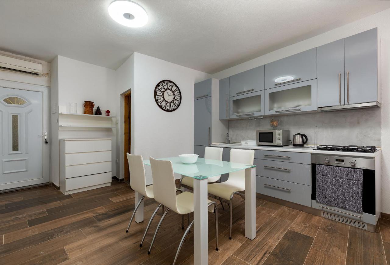 Top Central Apartments Pula Dış mekan fotoğraf